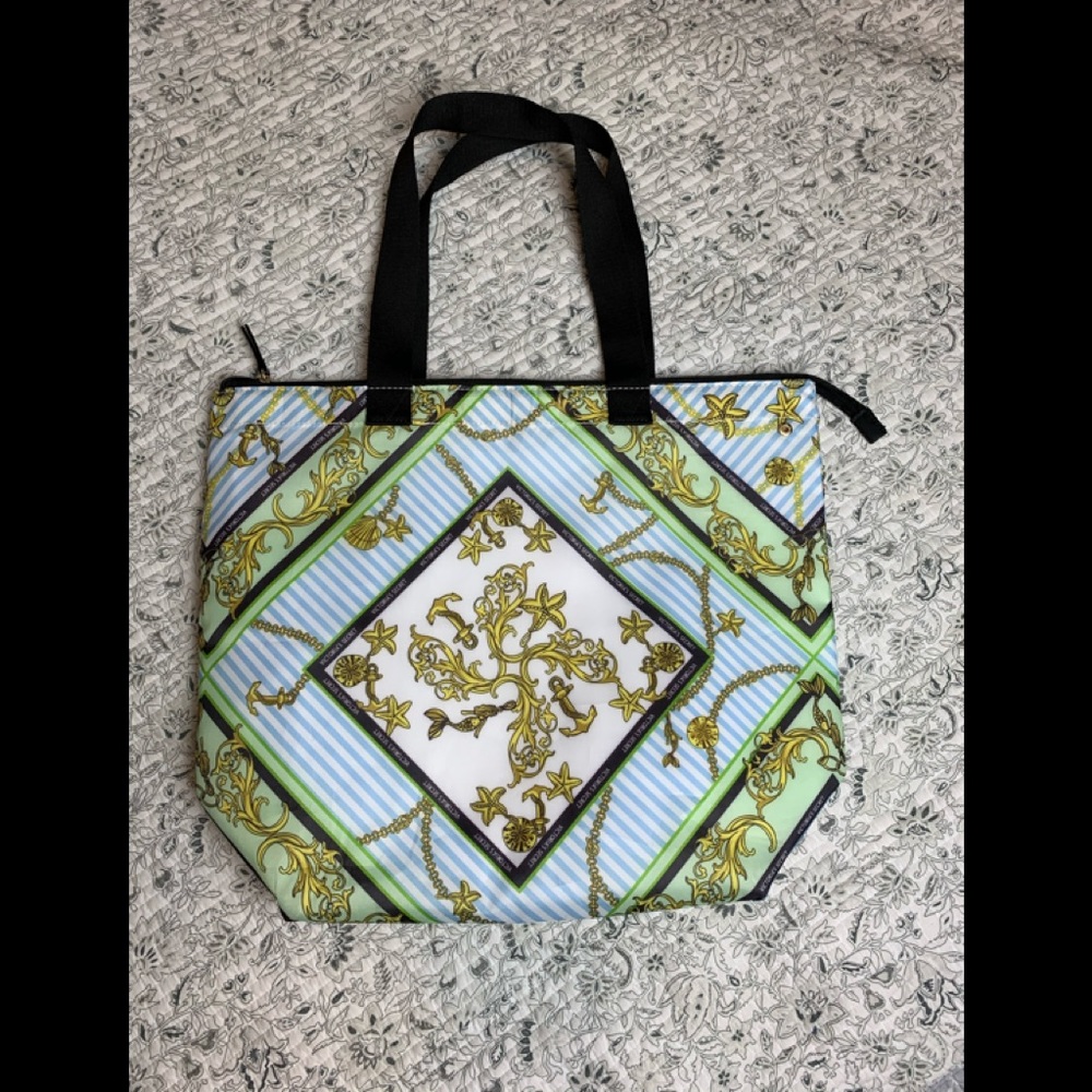 NEW!🤩Victoria’s Secret insulated bag
